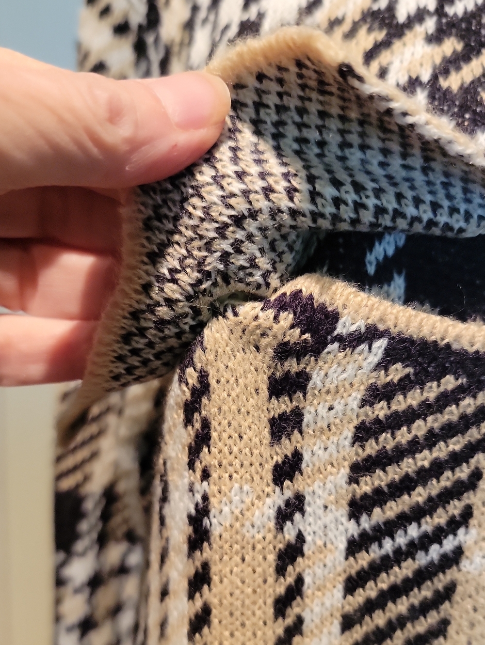 Derek Heart Button Up Cardigan - Picture 3 of 10